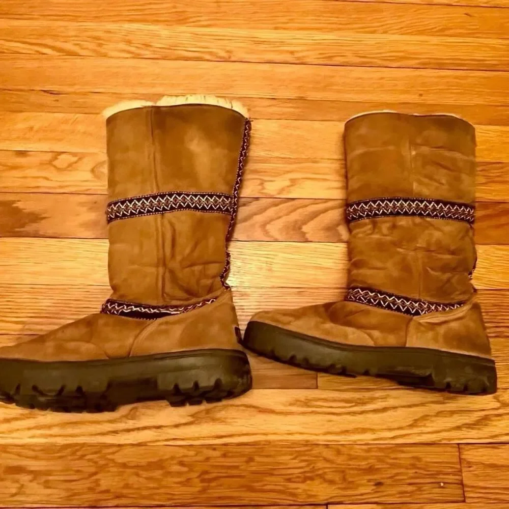 UGG Brown Suede Boots with Knit Accents